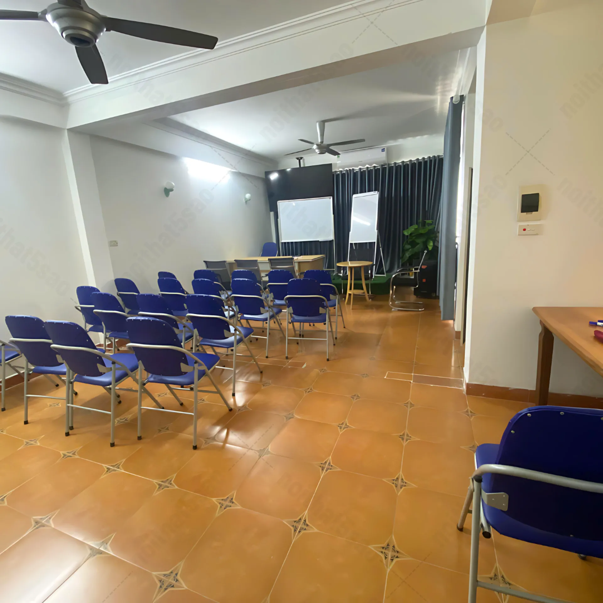 Thi Công Nội Thất Trọn Gói Cửa Tiệm