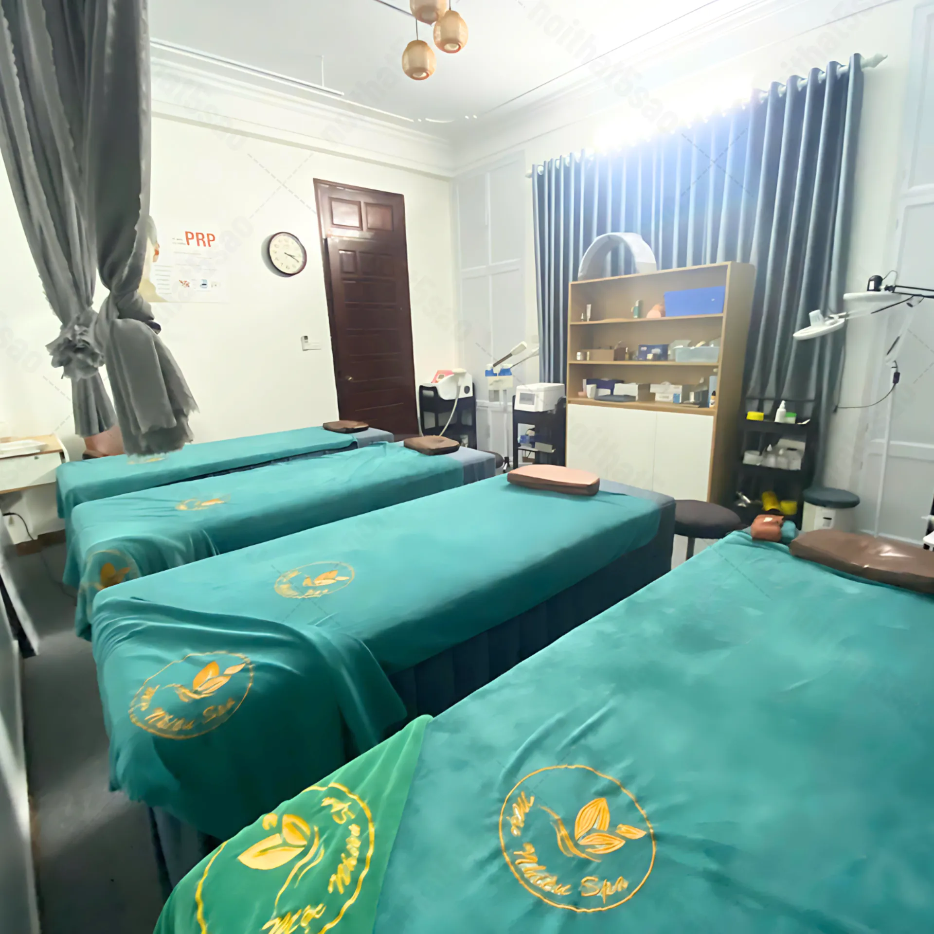 Thi Công Nội Thất Trọn Gói Cửa Tiệm