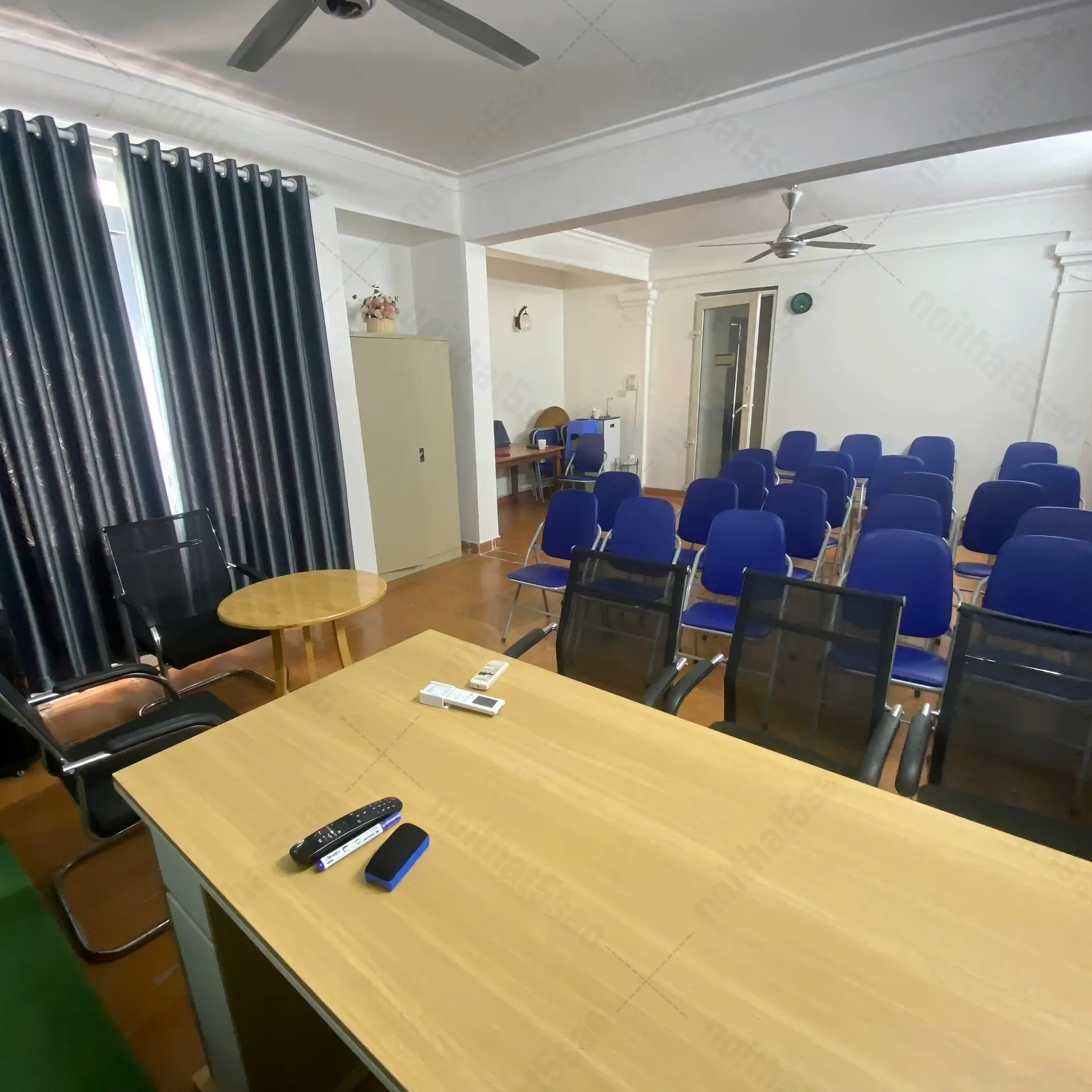 Thi Công Nội Thất Trọn Gói Cửa Tiệm