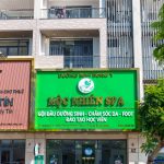 Thi công thiết kế nội thất cửa tiệm