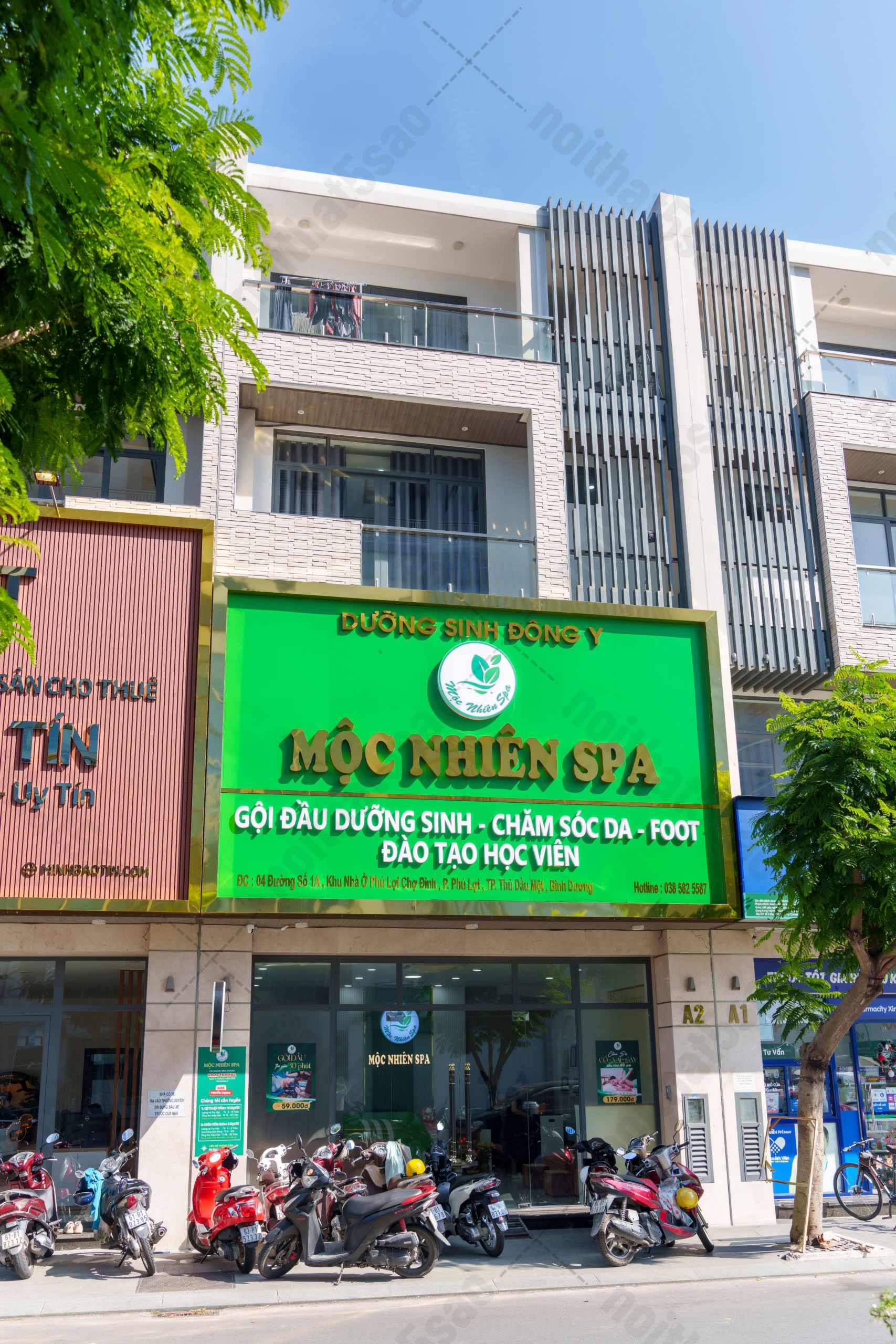 Thi công thiết kế nội thất cửa tiệm
