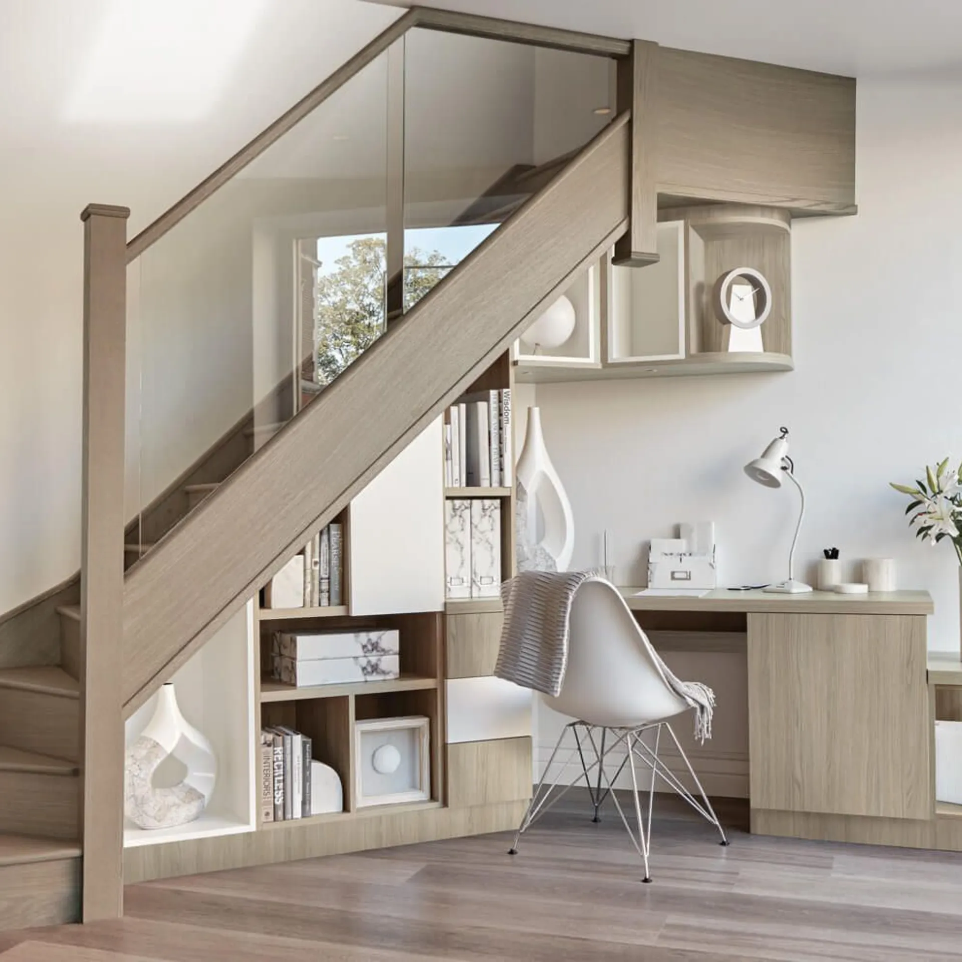Decor góc làm việc dưới gầm cầu thang